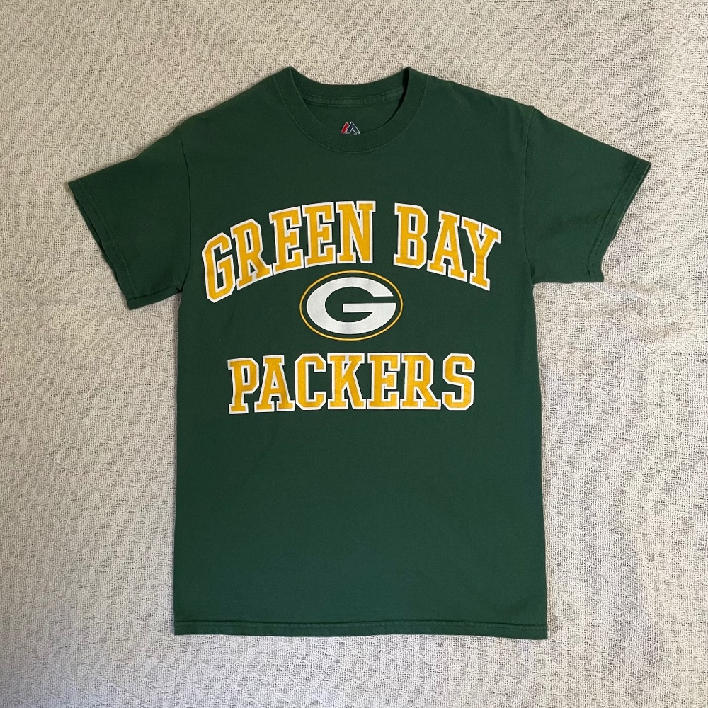 Small Majestic Green Bay Packers T-shirt. Green. 100% cotton. In great condition